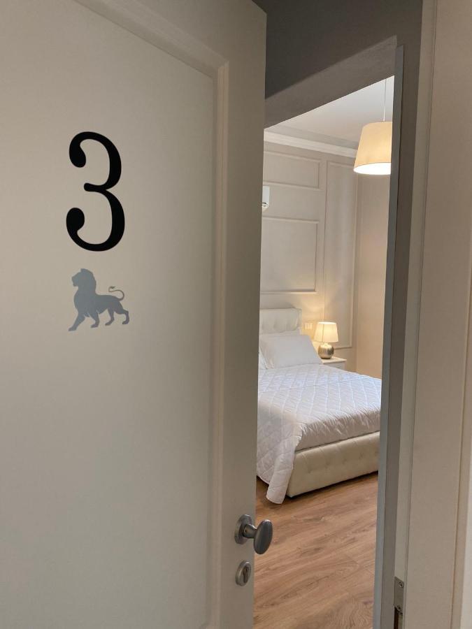 Four Lions Villa Guesthouse Pisa Bagian luar foto