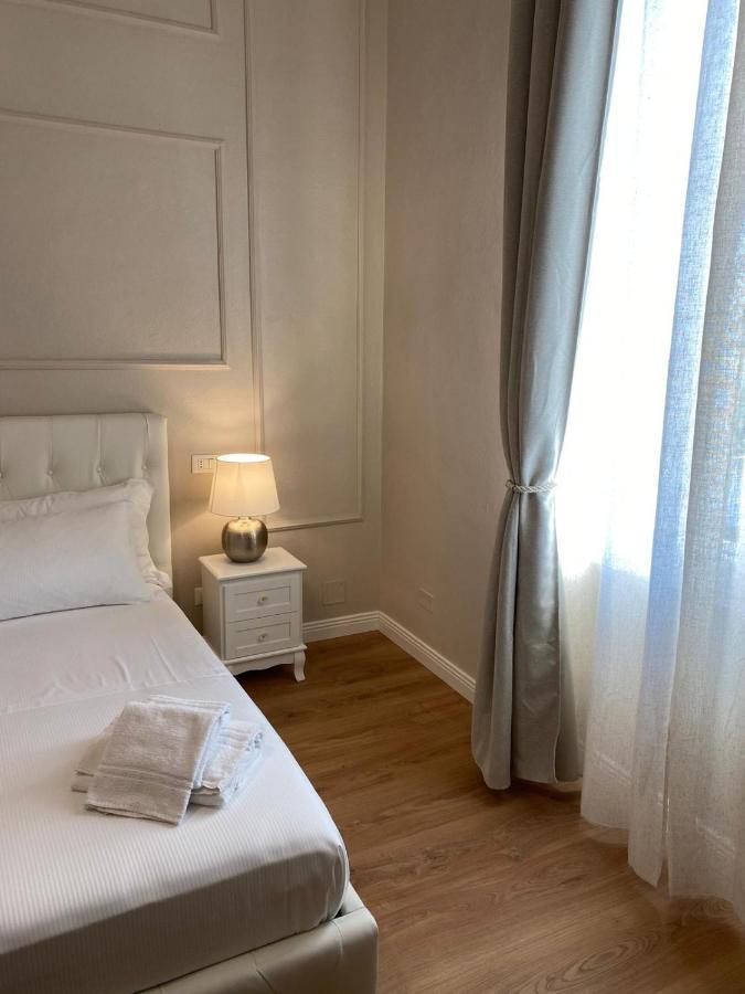 Four Lions Villa Guesthouse Pisa Bagian luar foto